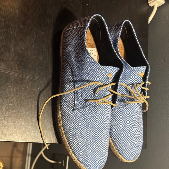 Patterned Blue Men\'s Oxfords main image 2
